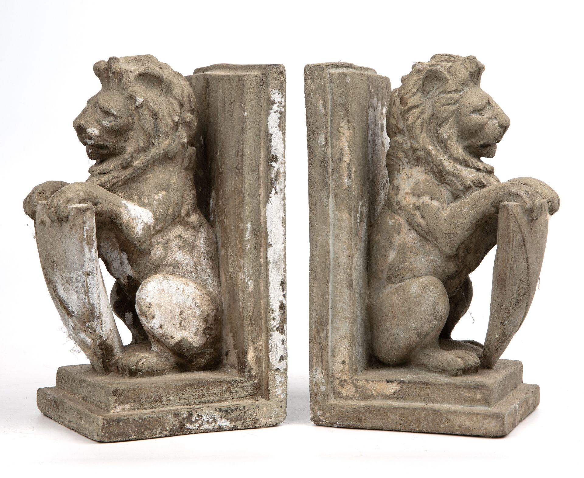 A pair of late 20th century composite stone lion bookends 11.5cm wide 22cm high - Image 2 of 4