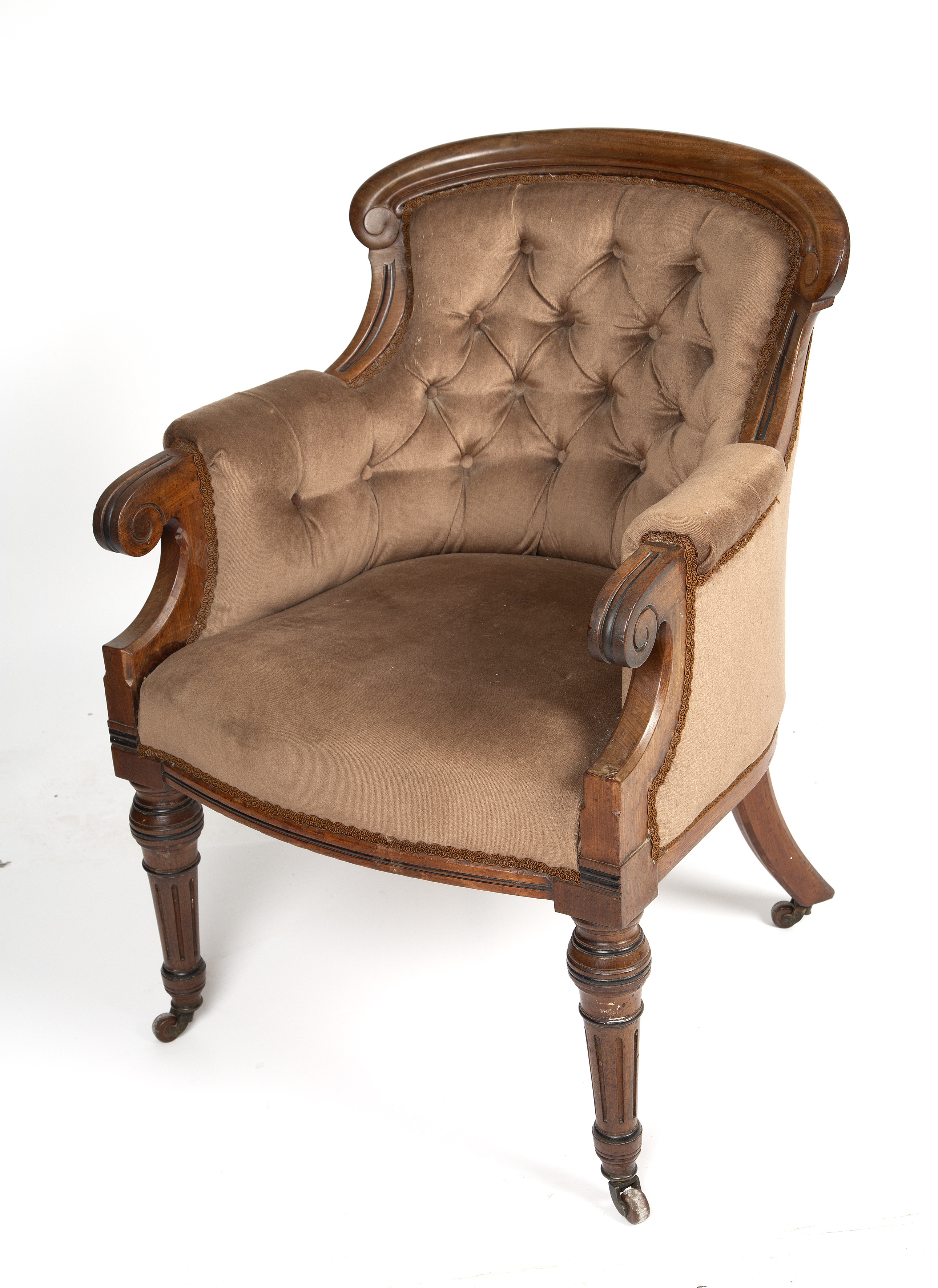 An early Victorian mahogany framed upholstered library armchair with turned and fluted legs 62cm - Bild 3 aus 18