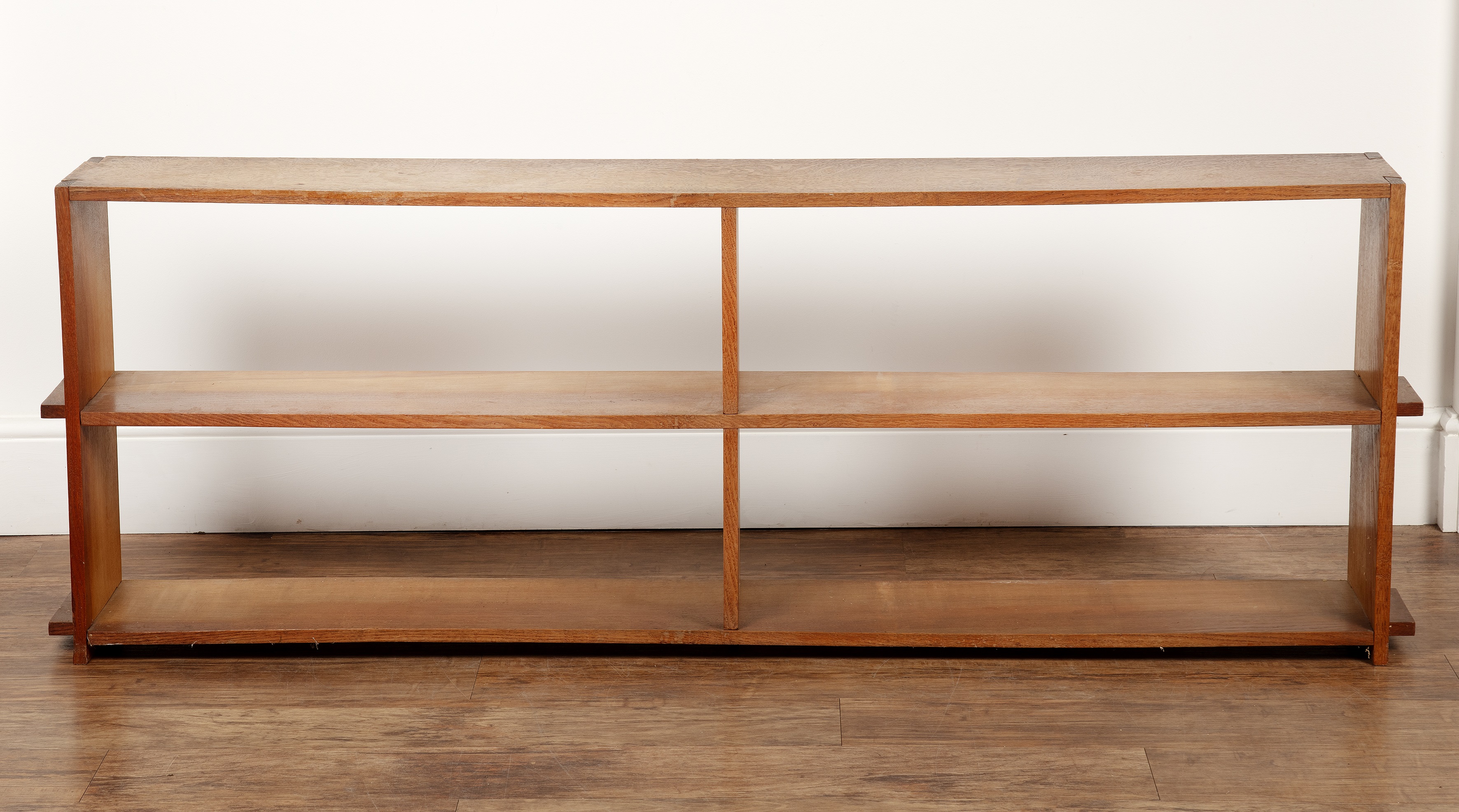 Cotswold School oak, set of open shelves of pegged construction, 166cm wide x 61cm high x 22.5cm - Image 2 of 4