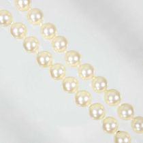 A single strand cultured pearl necklace, boxed clasp broken