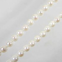 A cultured pearl single strand necklace, with a 9 carat gold clasp, 23g, 44cm long