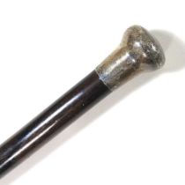 An early 20th century hardwood walking cane, with a silver handle, London 1923, 86cm long