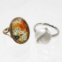 A 9 carat gold moss agate dress ring, 2.8g, size O, together with a 14 carat white gold diamond