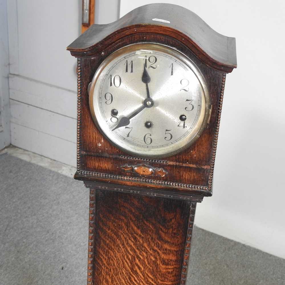 A 1920's oak blanket box, together with a 1930's oak cased granddaughter clock (2) 91w x 44d x 51h - Image 5 of 7