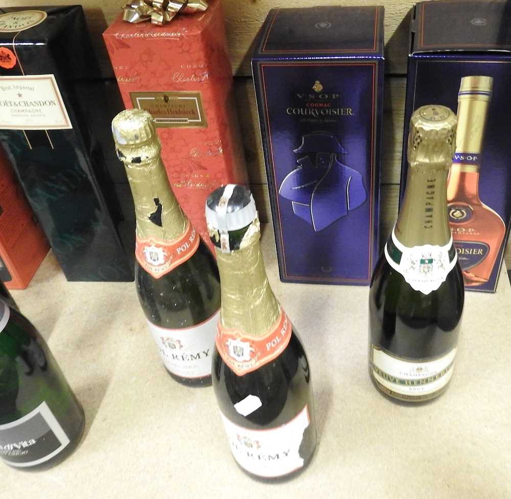 A bottle of Moet & Chandon champagne, 75cl, together with a collection of twelve various bottles - Image 2 of 4