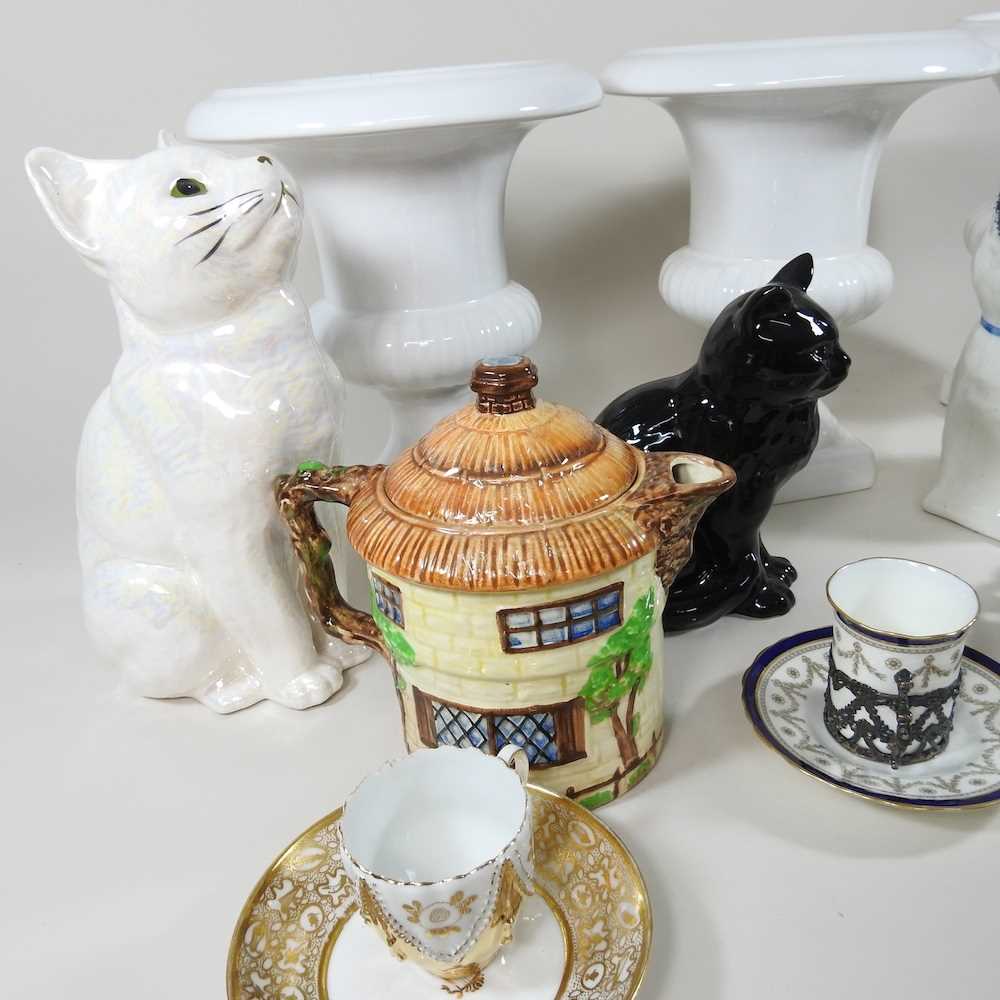 An early 19th century New Hall porcelain cream jug, together with various decorative china - Image 4 of 5