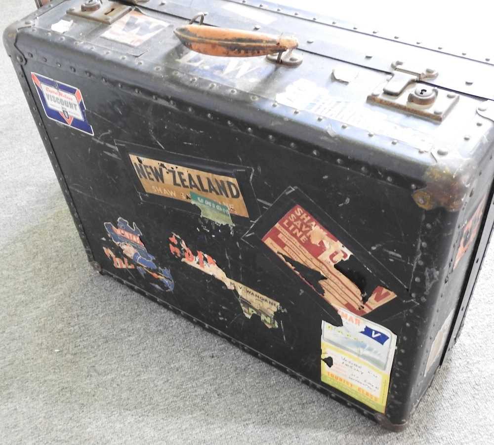 A waiter side table, 84cm high, together with a book side table and a 1950's suitcase (3) - Image 5 of 5