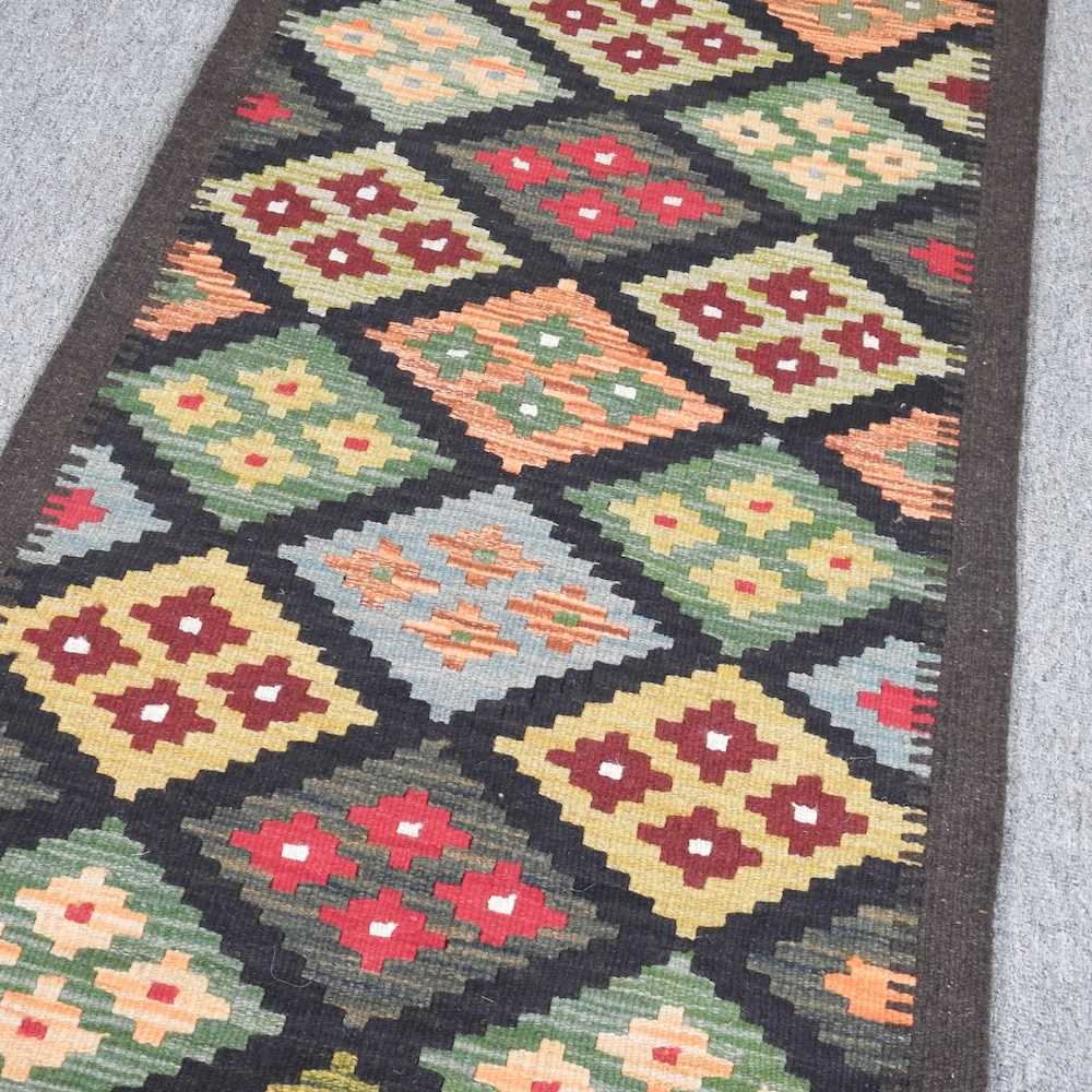 A kelim runner, with all over coloured diamond pattern, 191 x 64cm - Image 3 of 4