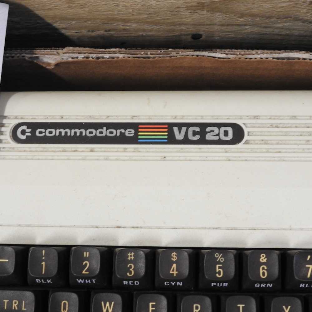 A 1980's Commodore Vic 20 home computer, with related accessories - Image 3 of 7