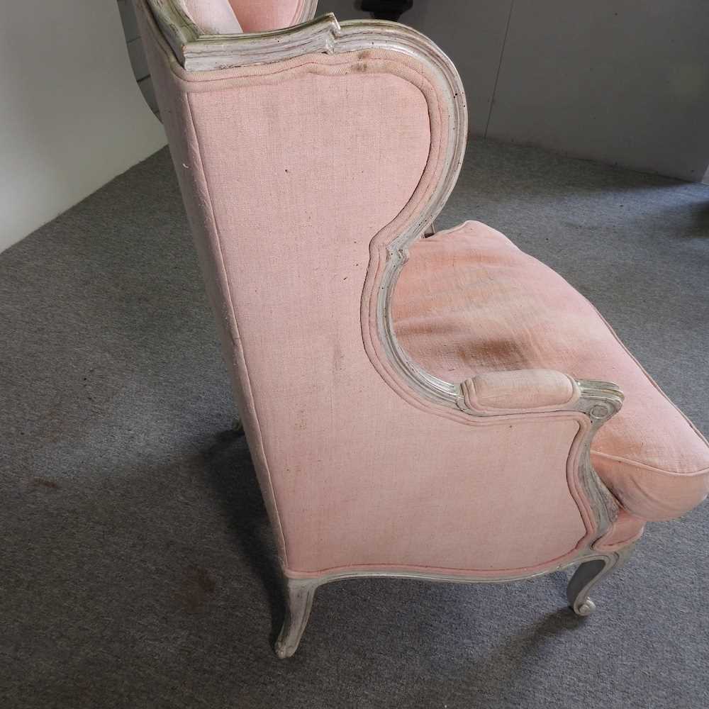 A Louis XVI style white painted and pink upholstered bergere armchair, on cabriole legs - Image 4 of 5