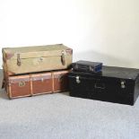 A tin trunk and three others (4)