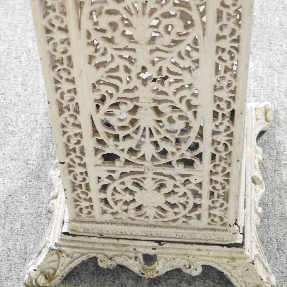 An early 20th century cream painted cast iron conservatory heater, 54cm high - Bild 2 aus 4