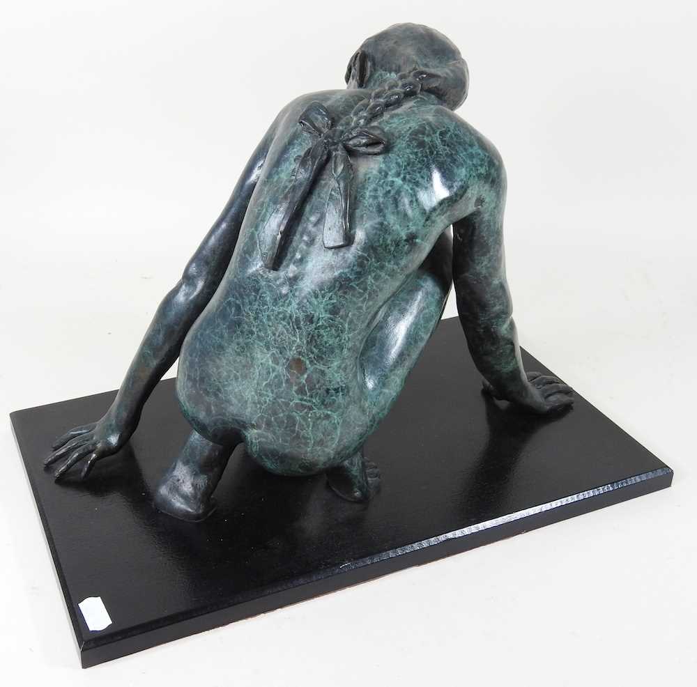 ARR Attributed to Mark Roberts, 20th century, a patinated bronze sculpture of a crouching nude, on - Image 3 of 4
