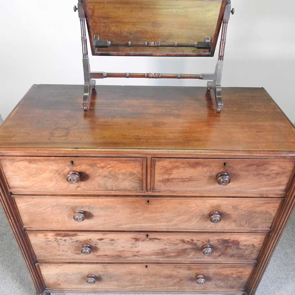 A George III mahogany chest of drawers, 120cm wide, together with a 19th century toiletry mirror (2) - Image 3 of 6