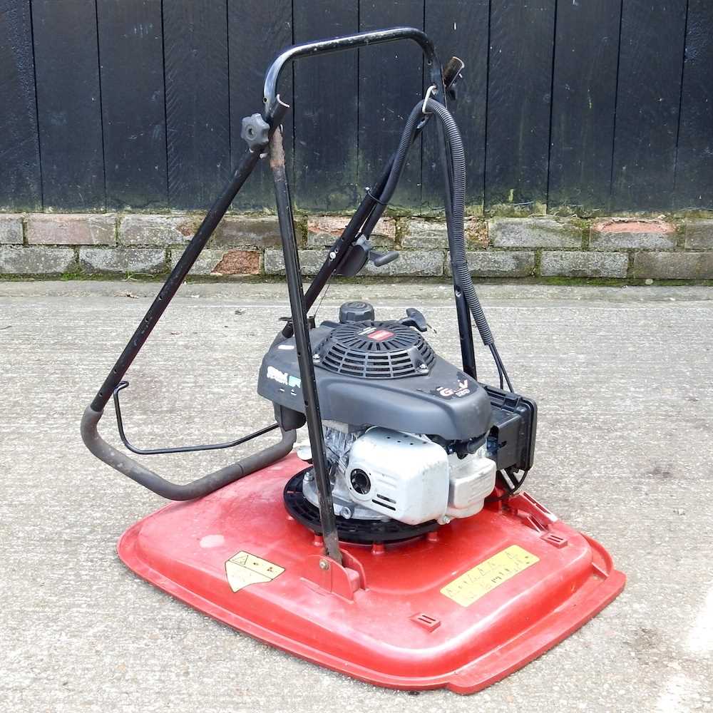 A Toro/Honda GCV 160 petrol hover lawnmower Starts and runs, with signs of use/age. - Image 3 of 5