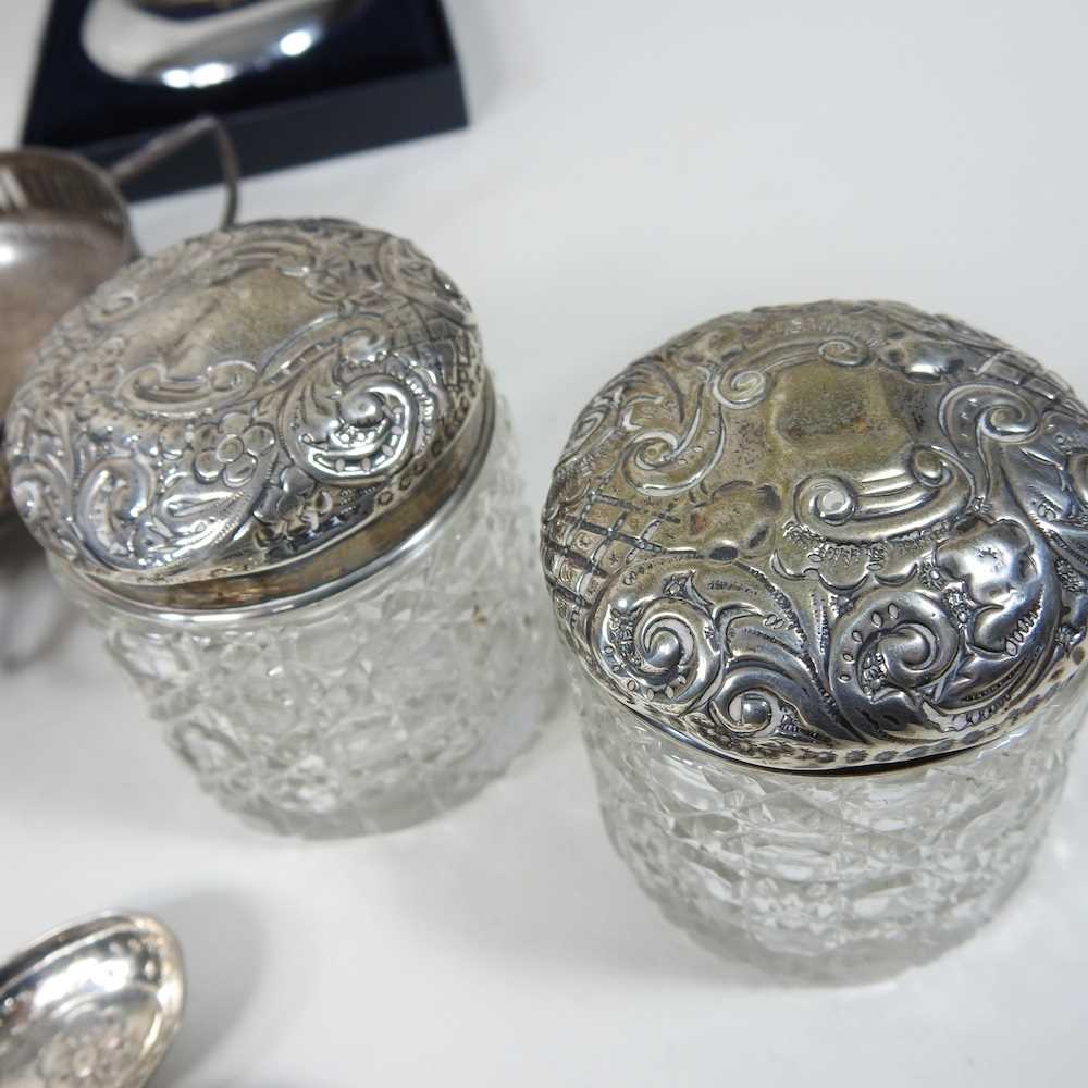 A collection of silver and silver plate, to include a Dalvey Voyager clock, cased and hardstone - Image 3 of 7