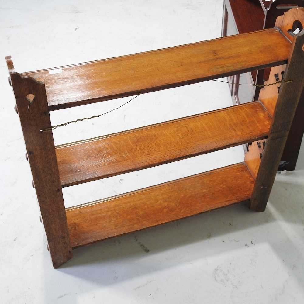 An Edwardian mahogany hanging shelf, 56cm wide, together with another (2) - Image 6 of 6