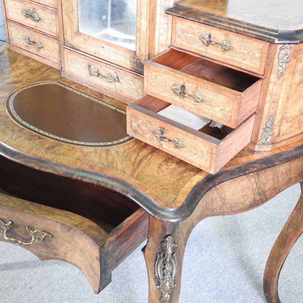 A George III mahogany tilt-top occasional table, 63cm diameter - Image 3 of 7