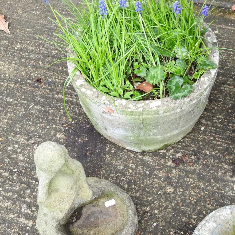 A cast stone bird bath, 65cm high, together with five various garden pots and ornaments (6) - Image 2 of 5