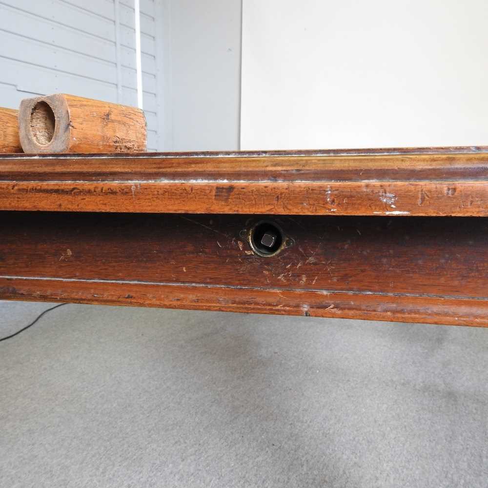 A Victorian mahogany wind-out extending dining table, on turned legs 209w x 103d x 67h cm - Image 7 of 7