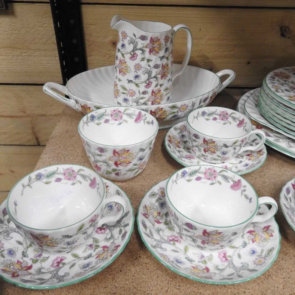 A Minton Haddon Hall pattern part tea and dinner service - Image 4 of 5