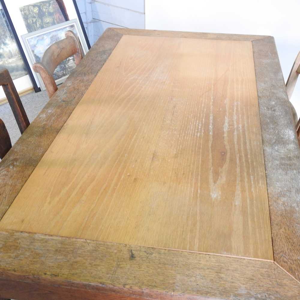 An early 20th century light oak dining table, together with four knife back dining chairs (5) 149w x - Image 3 of 8