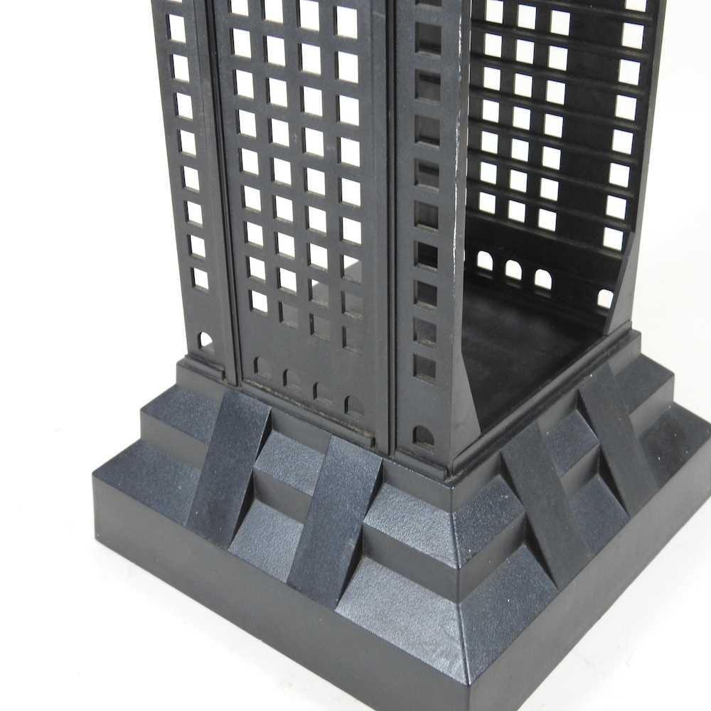 A post-modern modular CD rack, in the form of a Manhattan 52nd Street tower, by Koziol, West - Bild 4 aus 6