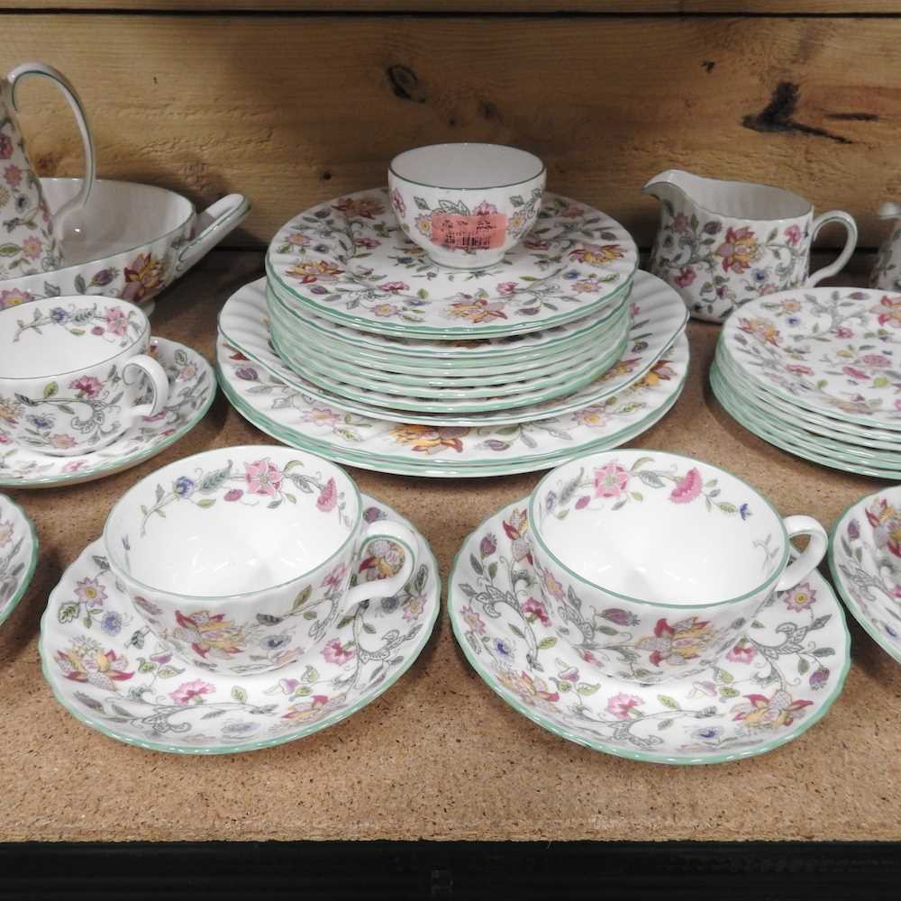 A Minton Haddon Hall pattern part tea and dinner service - Image 2 of 5