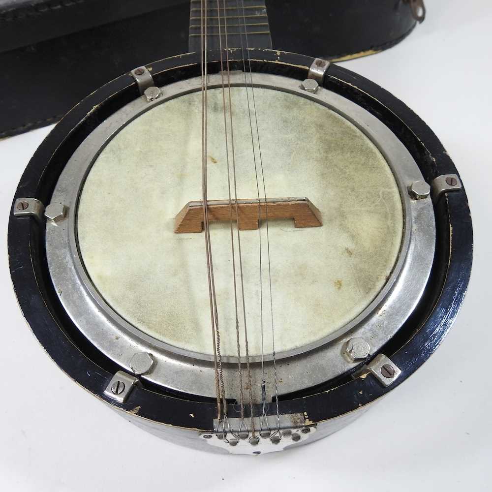 An early 20th century banjolele, 55cm long, cased - Image 7 of 13