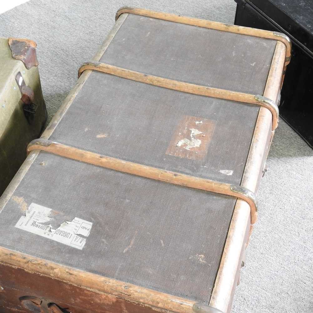 A tin trunk and three others (4) - Image 6 of 7