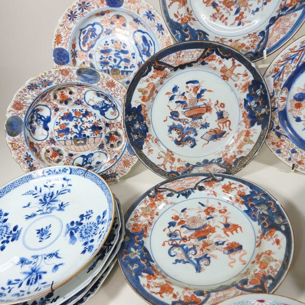 A collection of twelve 18th century Imari porcelain plates, each decorated with still life subjects, - Image 5 of 12