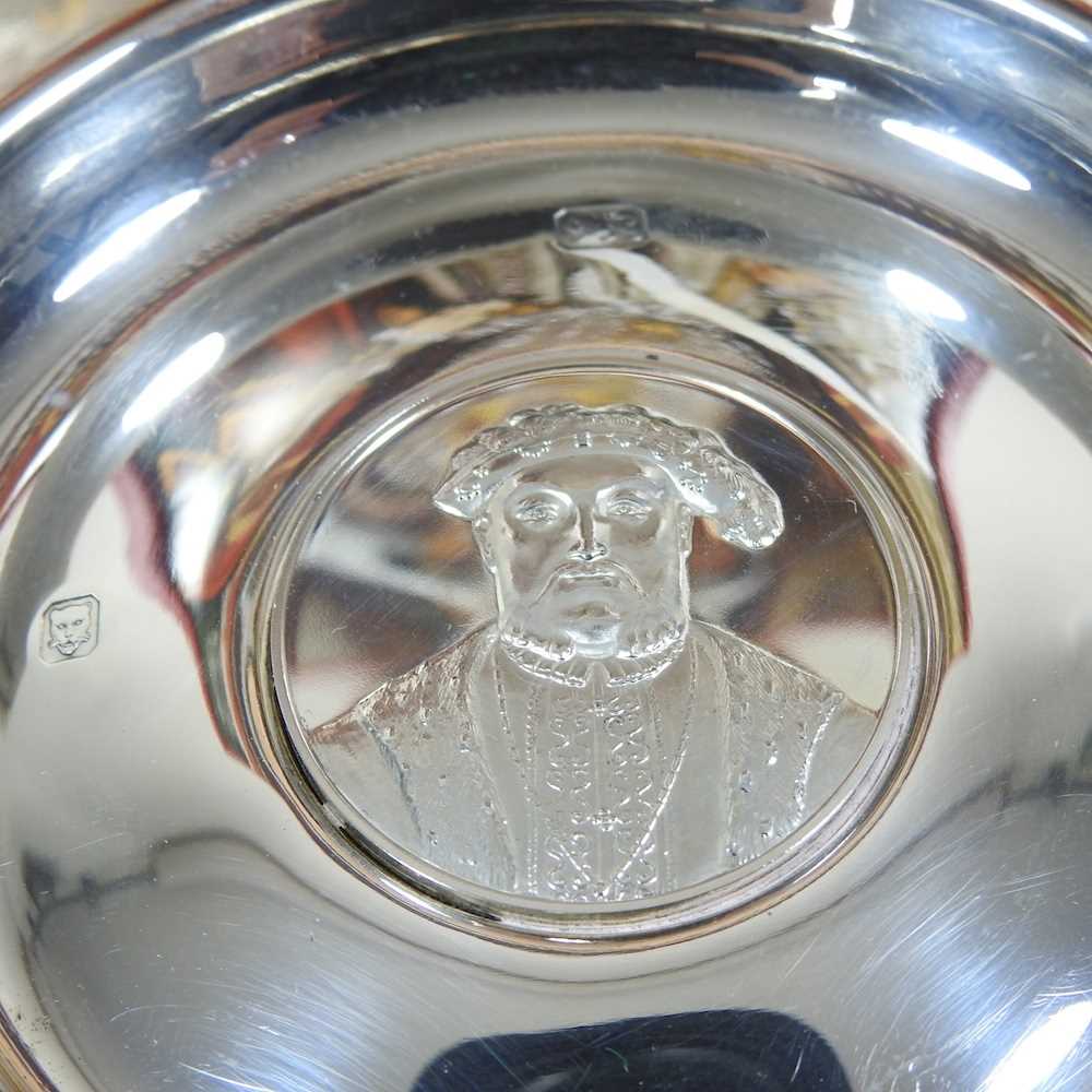 A modern limited edition silver King Henry VIII Royal Lineage dish, no.343, 13cm diameter, in a - Image 3 of 7
