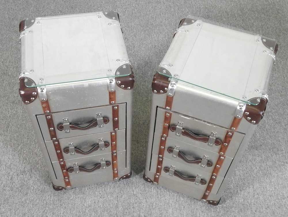 A pair of modern bedside chests, each in the form of a trunk, with a glass top (2) 31w x 31d x 62h - Image 3 of 5