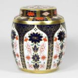 A Royal Crown Derby Old Imari ginger jar and cover, decorated in the 1128 pattern, 18cm high