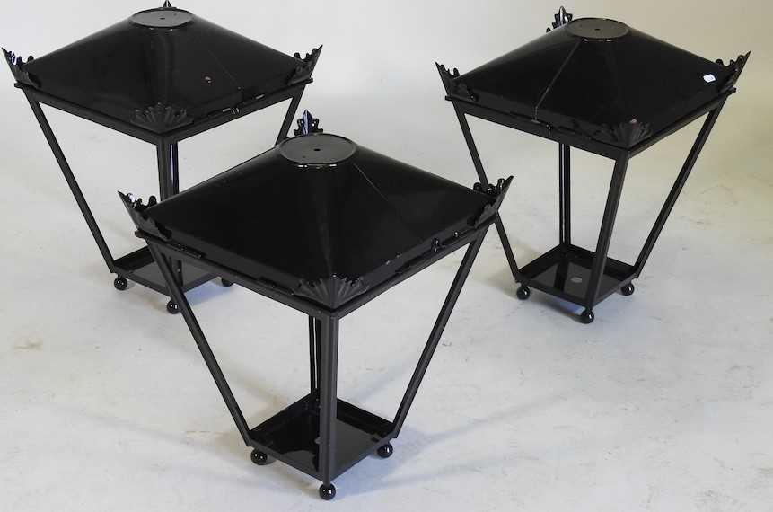 A set of three black painted metal garden lanterns, each 51cm high (3) - Image 4 of 4