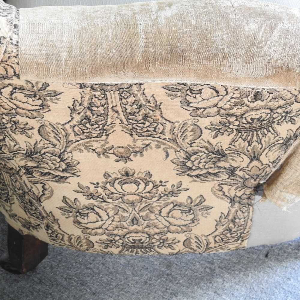 A Victorian button back upholstered armchair - Image 5 of 6