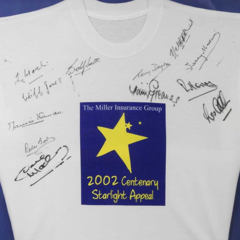 A Tottenham Hotspur football team shirt, 1961-2002, signed and framed, 39 x 29cm - Image 3 of 5