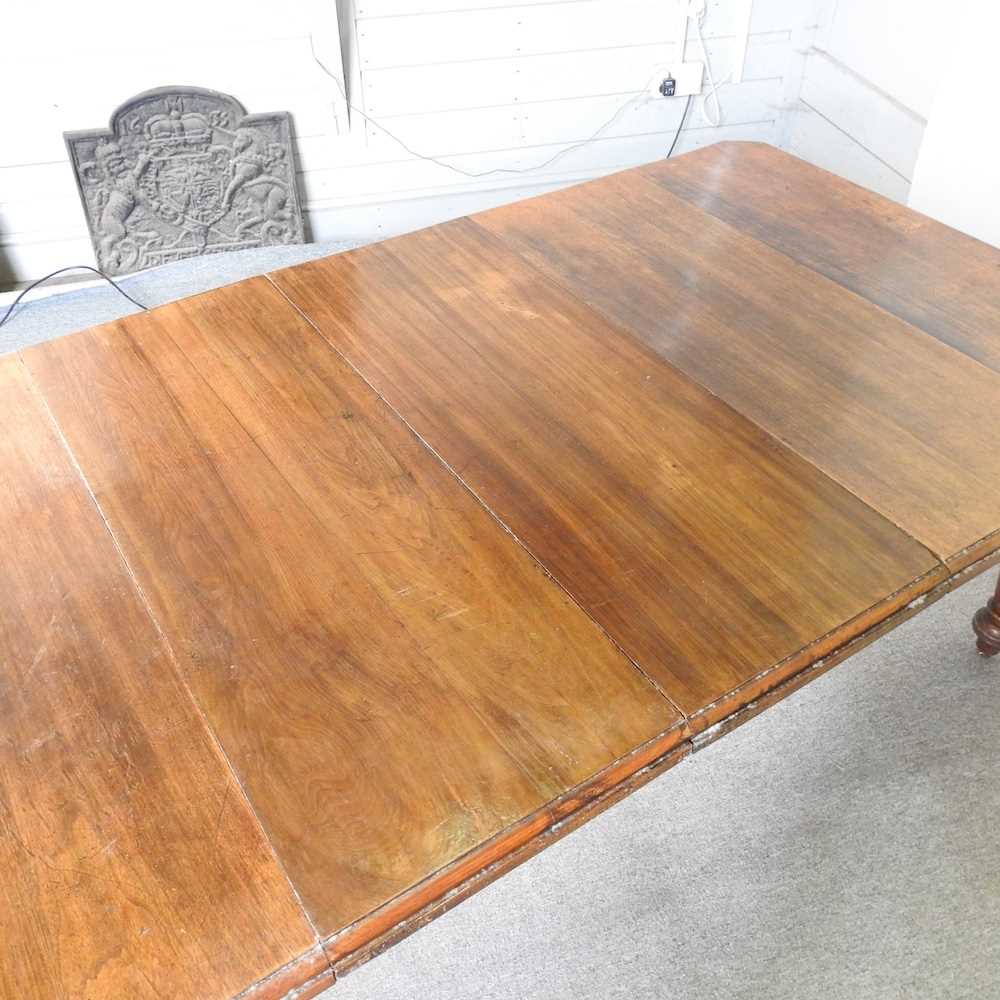 A Victorian mahogany wind-out extending dining table, on turned legs 209w x 103d x 67h cm - Image 6 of 7