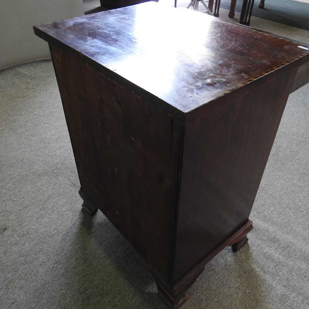 An Edwardian mahogany side cabinet, with a brushing slide 59w x 43d x 78h cm - Image 4 of 4