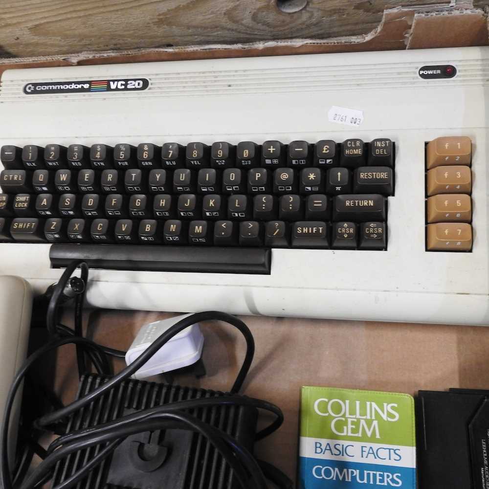 A 1980's Commodore Vic 20 home computer, with related accessories - Image 4 of 7