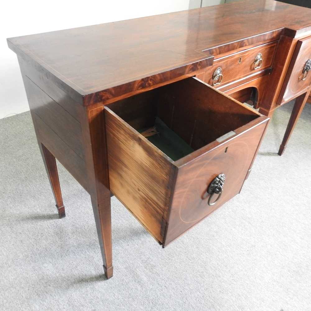 A 19th century mahogany and inlaid inverted breakfront sideboard, on square tapered legs 146w x - Bild 3 aus 4