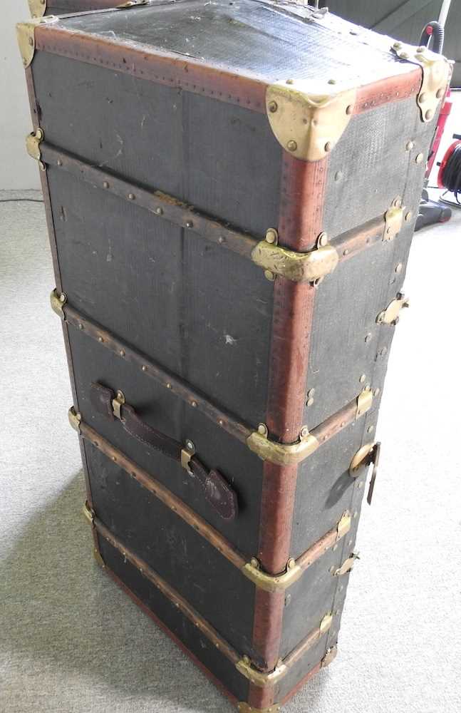 An early 20th century travel trunk, the fitted interior decorated with flamingos and toucans 53w x - Image 6 of 7