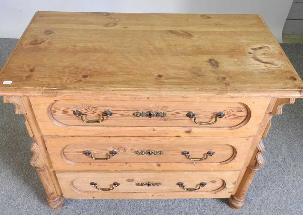 An early 20th century continental pine chest of drawers, on turned feet 97w x 51d x 80h cm - Image 3 of 4