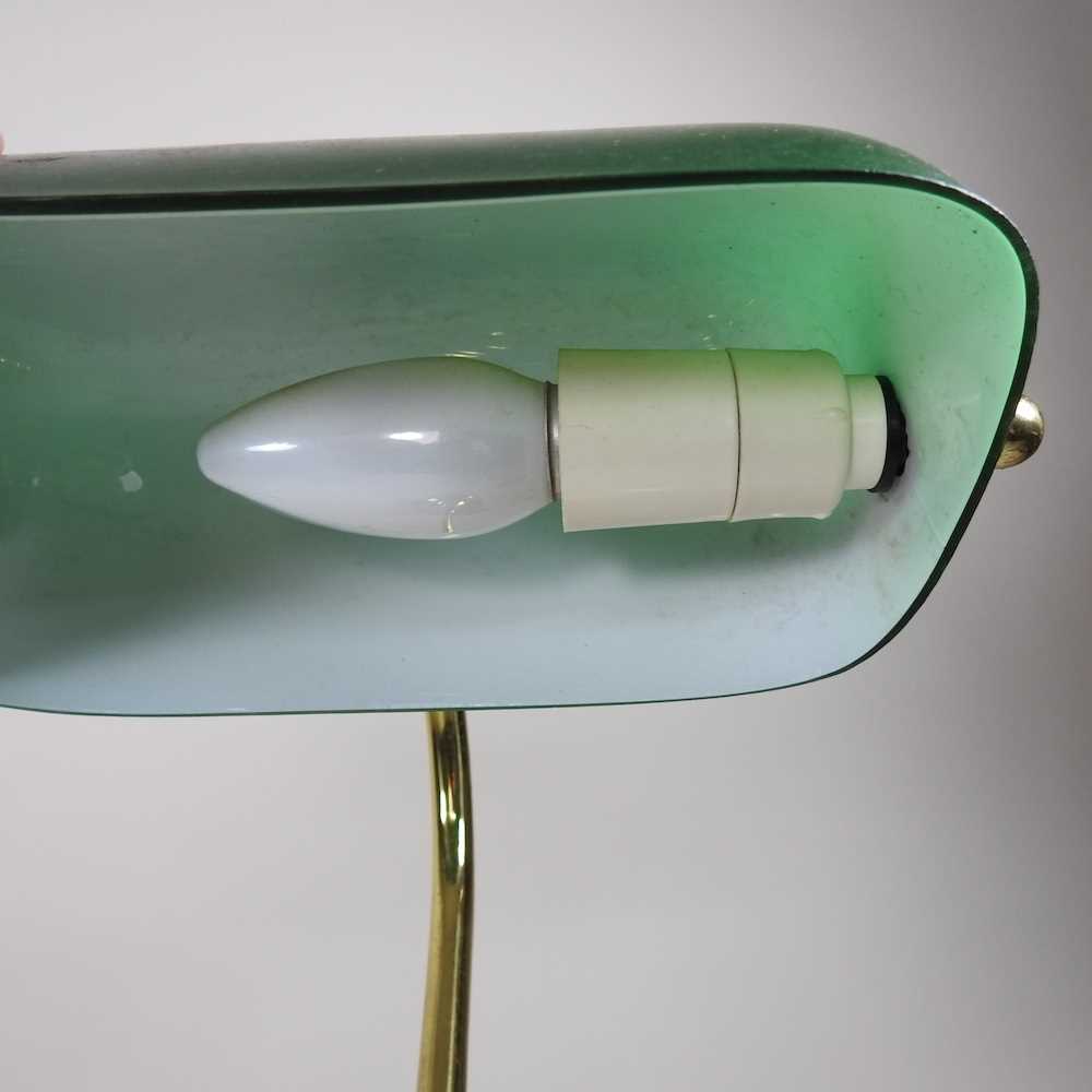 A brass desk lamp, with a green glass shade, 37cm high - Image 2 of 6