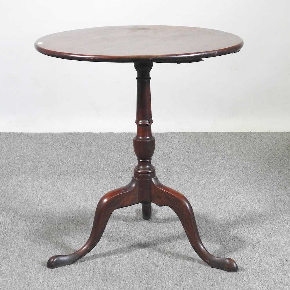 A George III mahogany tilt-top occasional table, 63cm diameter