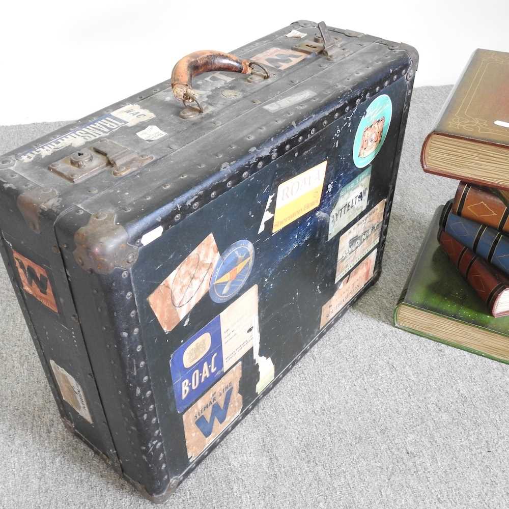 A waiter side table, 84cm high, together with a book side table and a 1950's suitcase (3) - Image 4 of 5