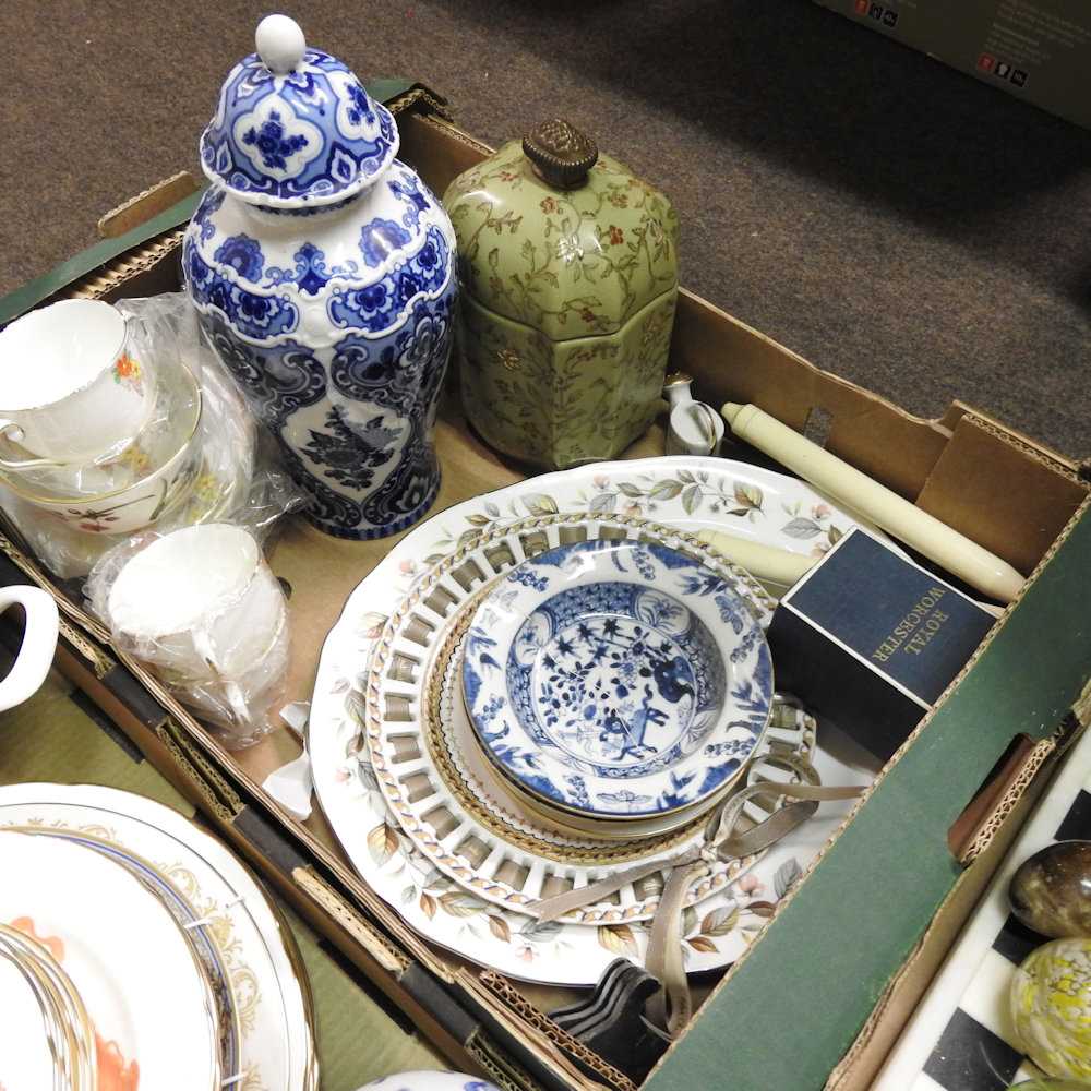 A collection of decorative china, glass paperweights and stone items - Image 3 of 5
