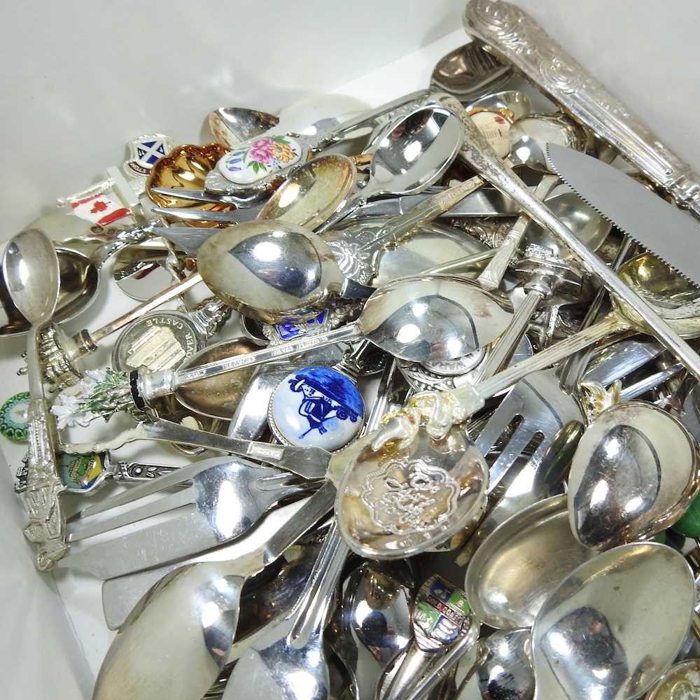 A collection of silver and plated souvenir spoons and other cutlery - Image 5 of 7