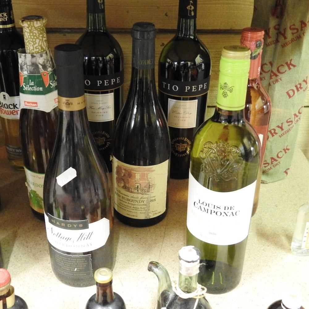 A bottle of Grand vin de Leoville, Saint-Julien, 75cl, together with a collection of various wines - Image 3 of 4