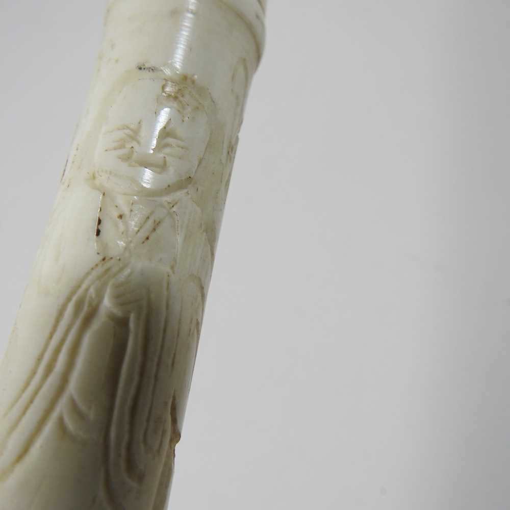 A Chinese carved bone sectional walking stick, with a horn handle, 85cm long - Image 5 of 7